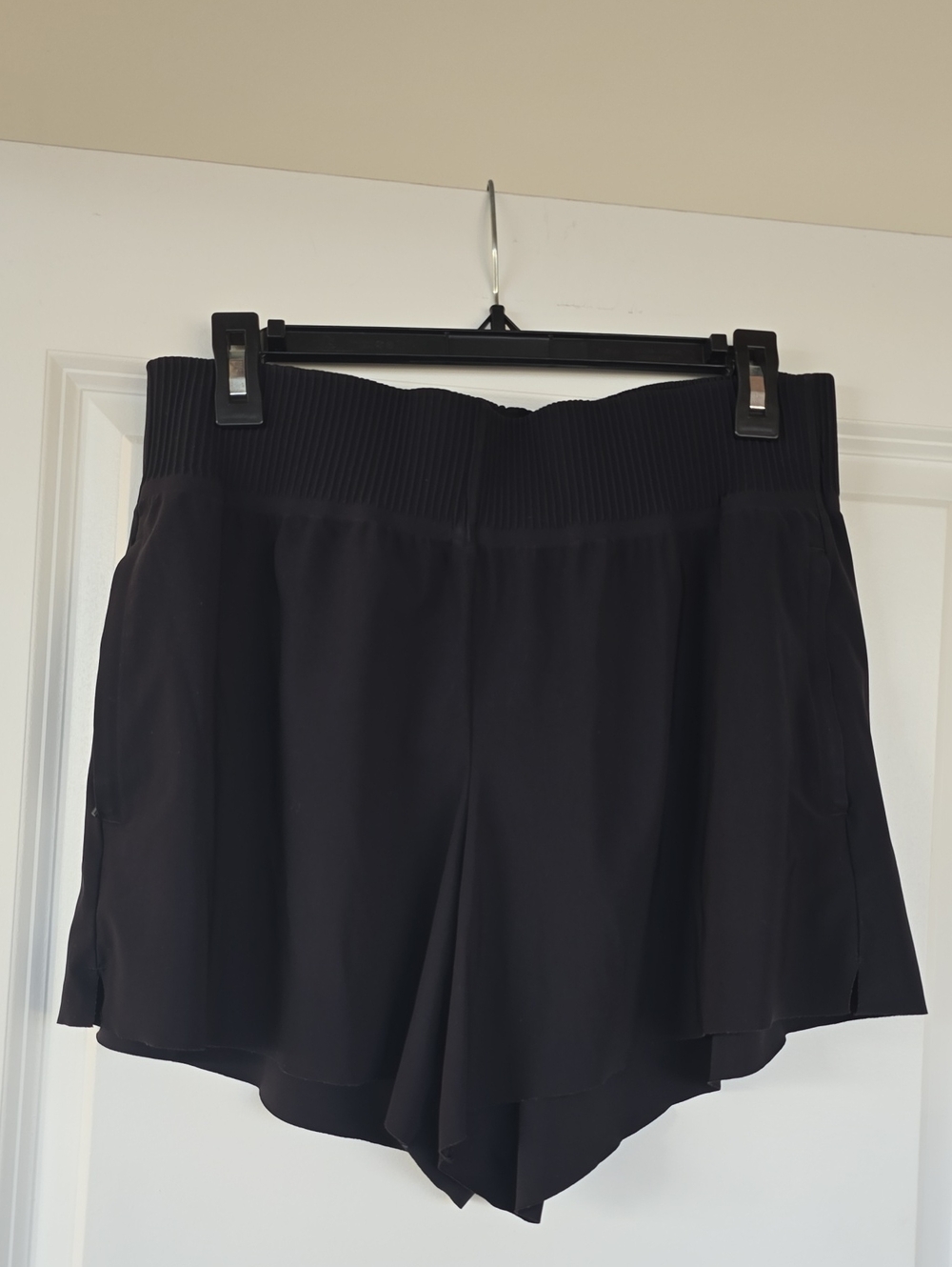 Athleta Cosmic Flutter Short- M